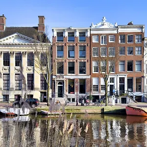 https://stayokay-amsterdam-stadsdoelen.amsterdamhotelsnl.com