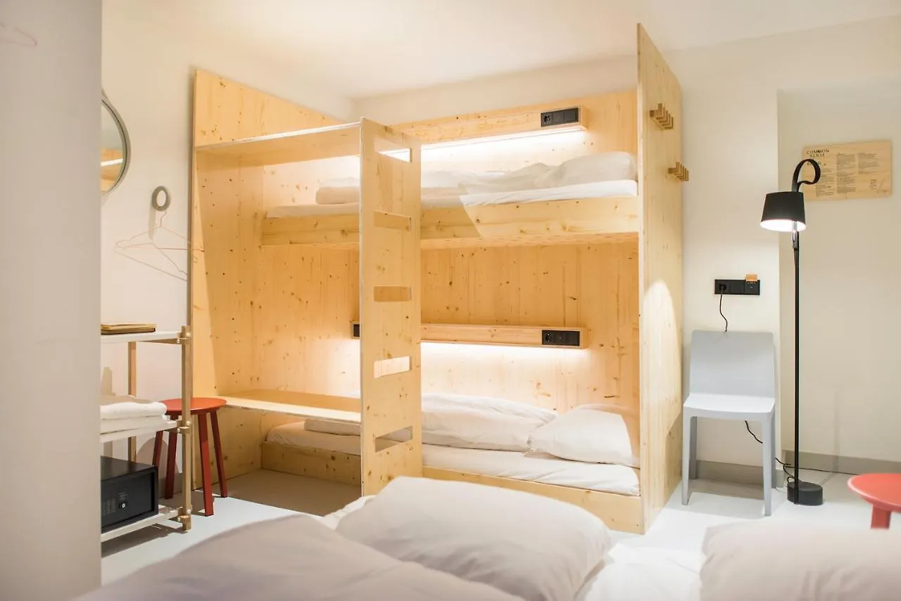 The Green Elephant Hostel & Spa Maastricht